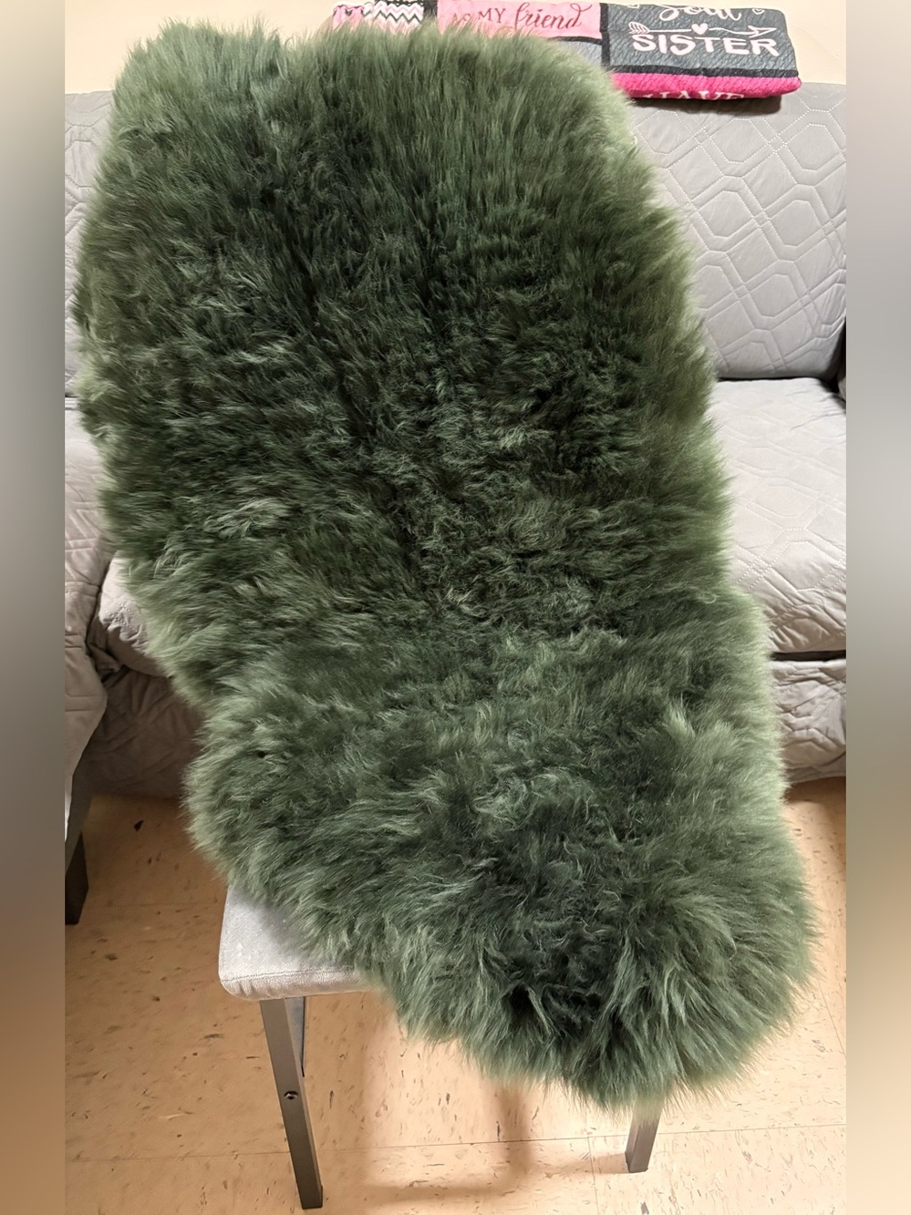 RZLWOOL Genuine Sheepskin Rug 
(Forest Green) 2'x 3' (36” x 24”) - Picture 12 of 17